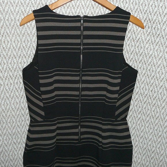Banana Republic Sleeveless Black Dress 10 NWT - Picture 5 of 10